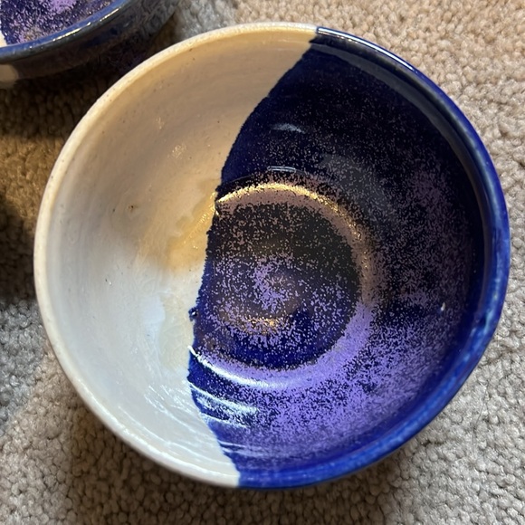 Set of 3 handmade pottery bowls, blue/purple and white glaze - Picture 4 of 8